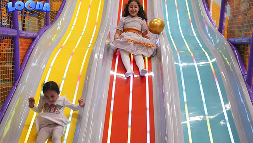 Leo & Loona Banner 6