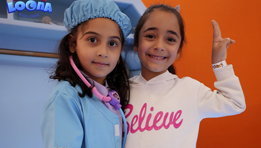 Leo & Loona Banner 5